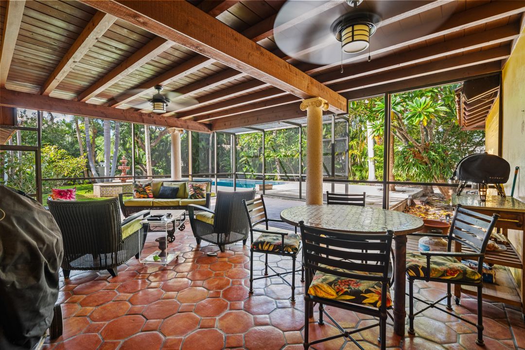 合同活跃: $4,995,000 (3 贝兹, 3 浴室, 2788 平方英尺)