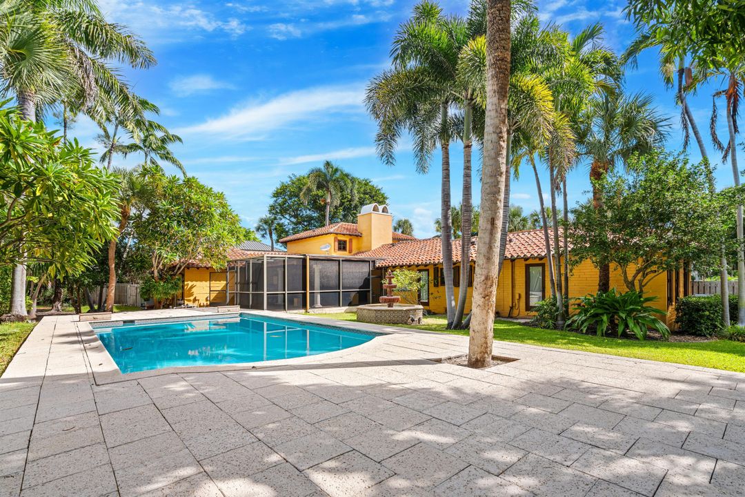 合同活跃: $4,995,000 (3 贝兹, 3 浴室, 2788 平方英尺)