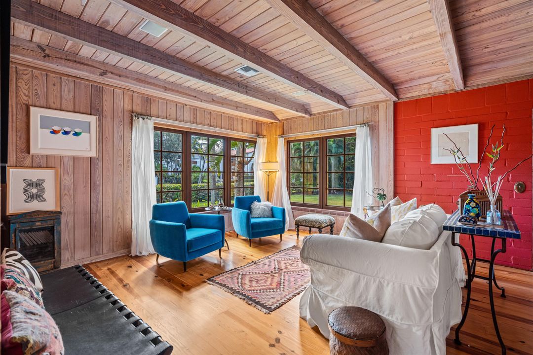 合同活跃: $4,995,000 (3 贝兹, 3 浴室, 2788 平方英尺)