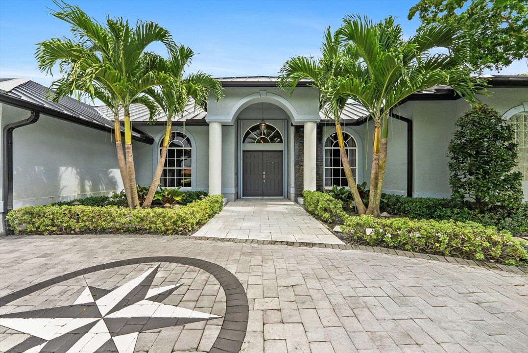 Active With Contract: $785,000 (5 beds, 3 baths, 2611 Square Feet)