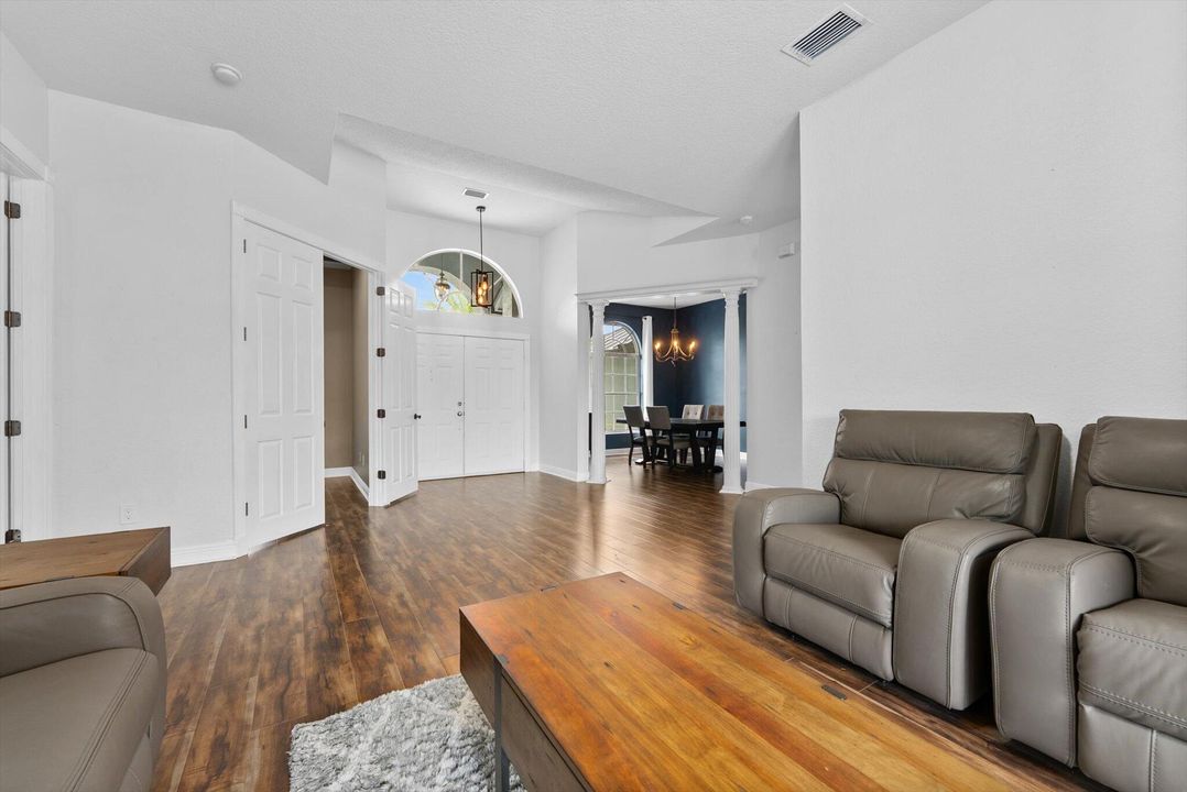 Active With Contract: $785,000 (5 beds, 3 baths, 2611 Square Feet)