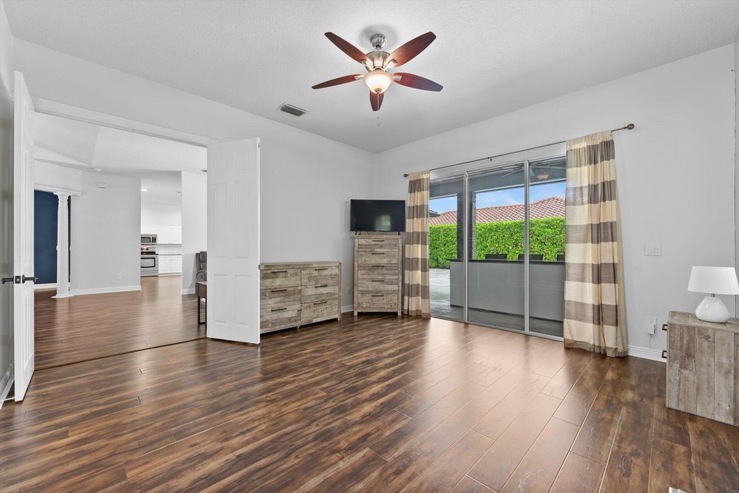 Active With Contract: $785,000 (5 beds, 3 baths, 2611 Square Feet)