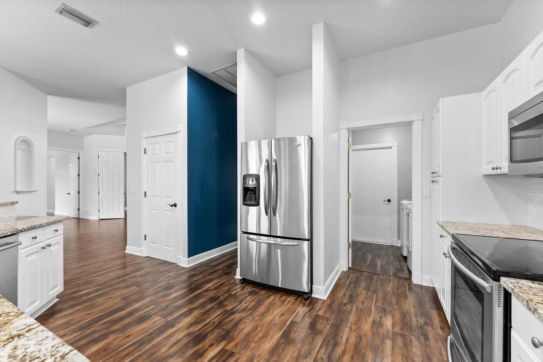 Active With Contract: $785,000 (5 beds, 3 baths, 2611 Square Feet)