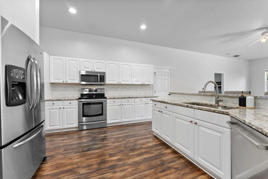 Active With Contract: $785,000 (5 beds, 3 baths, 2611 Square Feet)