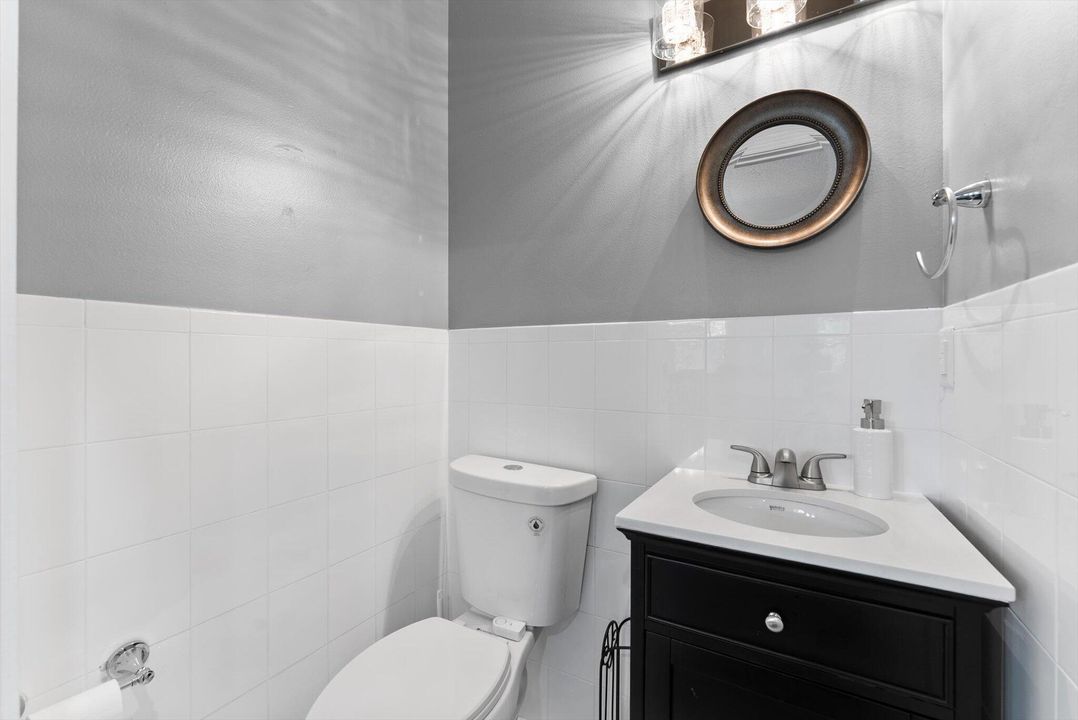 Active With Contract: $785,000 (5 beds, 3 baths, 2611 Square Feet)