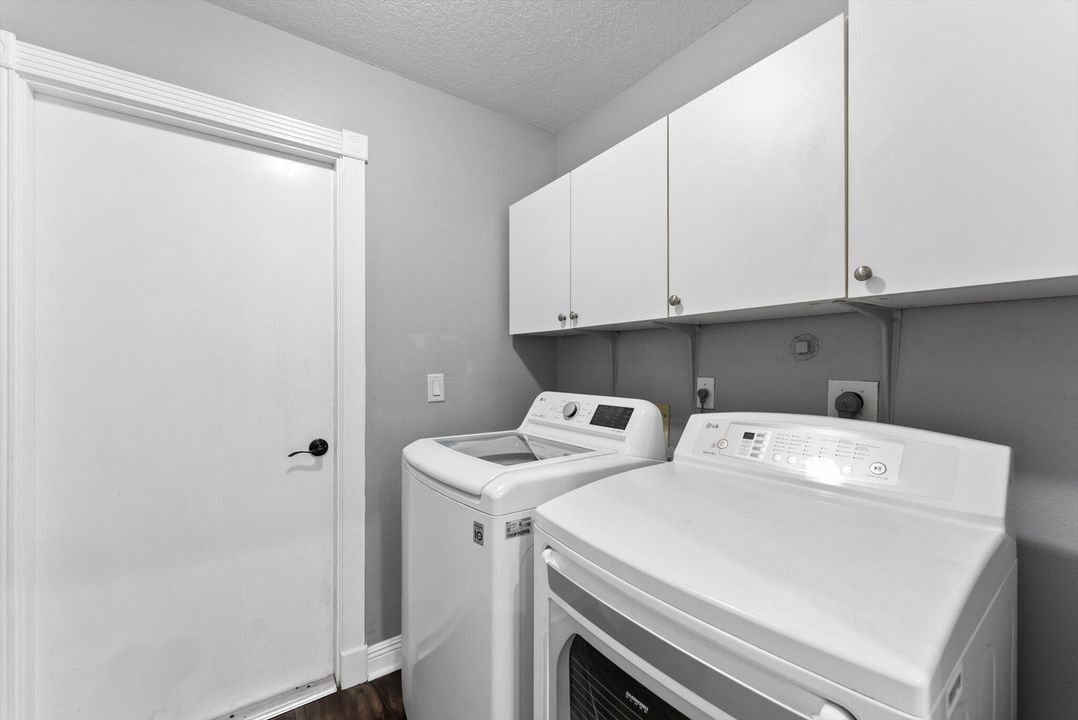 Active With Contract: $785,000 (5 beds, 3 baths, 2611 Square Feet)