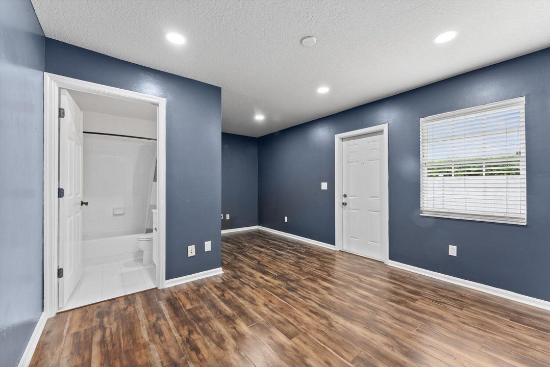 Active With Contract: $785,000 (5 beds, 3 baths, 2611 Square Feet)