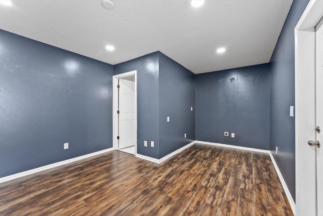 Active With Contract: $785,000 (5 beds, 3 baths, 2611 Square Feet)