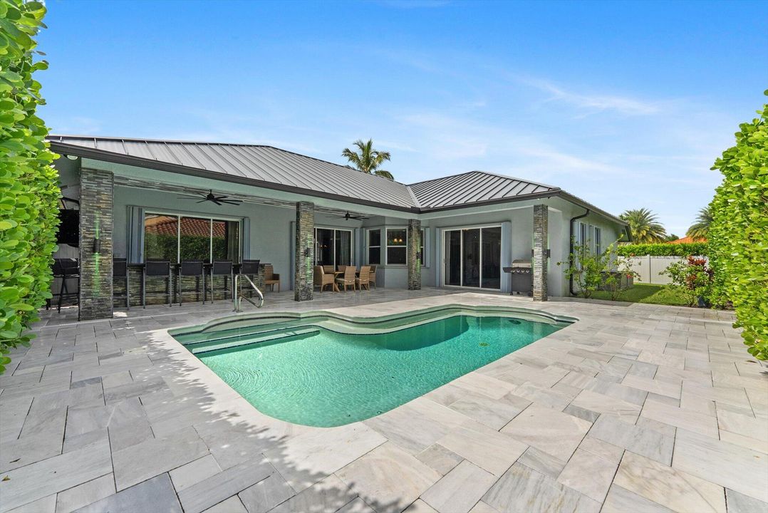 Active With Contract: $785,000 (5 beds, 3 baths, 2611 Square Feet)