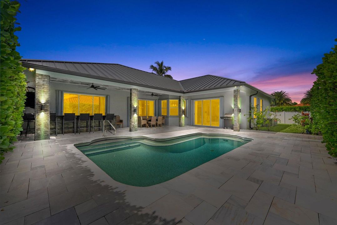 Active With Contract: $785,000 (5 beds, 3 baths, 2611 Square Feet)