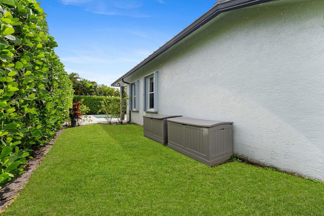 Active With Contract: $785,000 (5 beds, 3 baths, 2611 Square Feet)