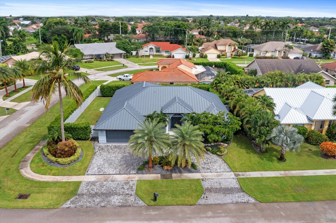 Active With Contract: $785,000 (5 beds, 3 baths, 2611 Square Feet)