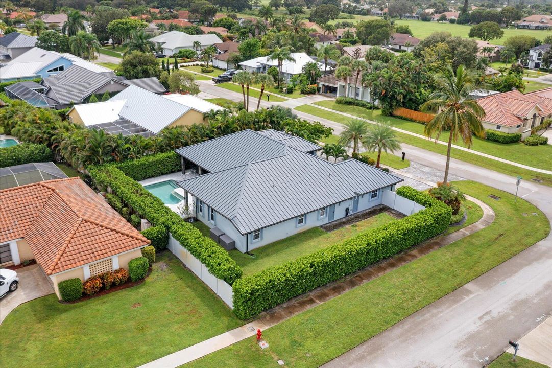 Active With Contract: $785,000 (5 beds, 3 baths, 2611 Square Feet)