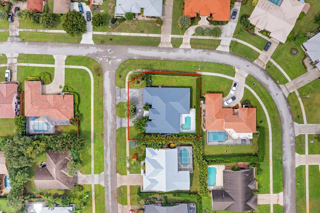 Active With Contract: $785,000 (5 beds, 3 baths, 2611 Square Feet)