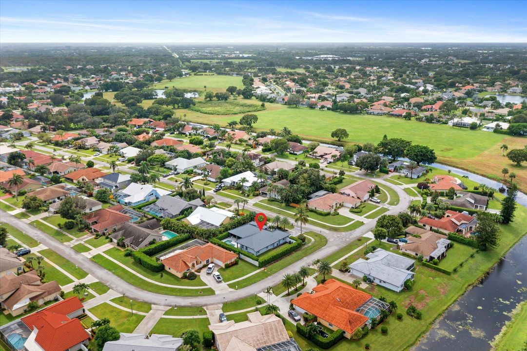 Active With Contract: $785,000 (5 beds, 3 baths, 2611 Square Feet)