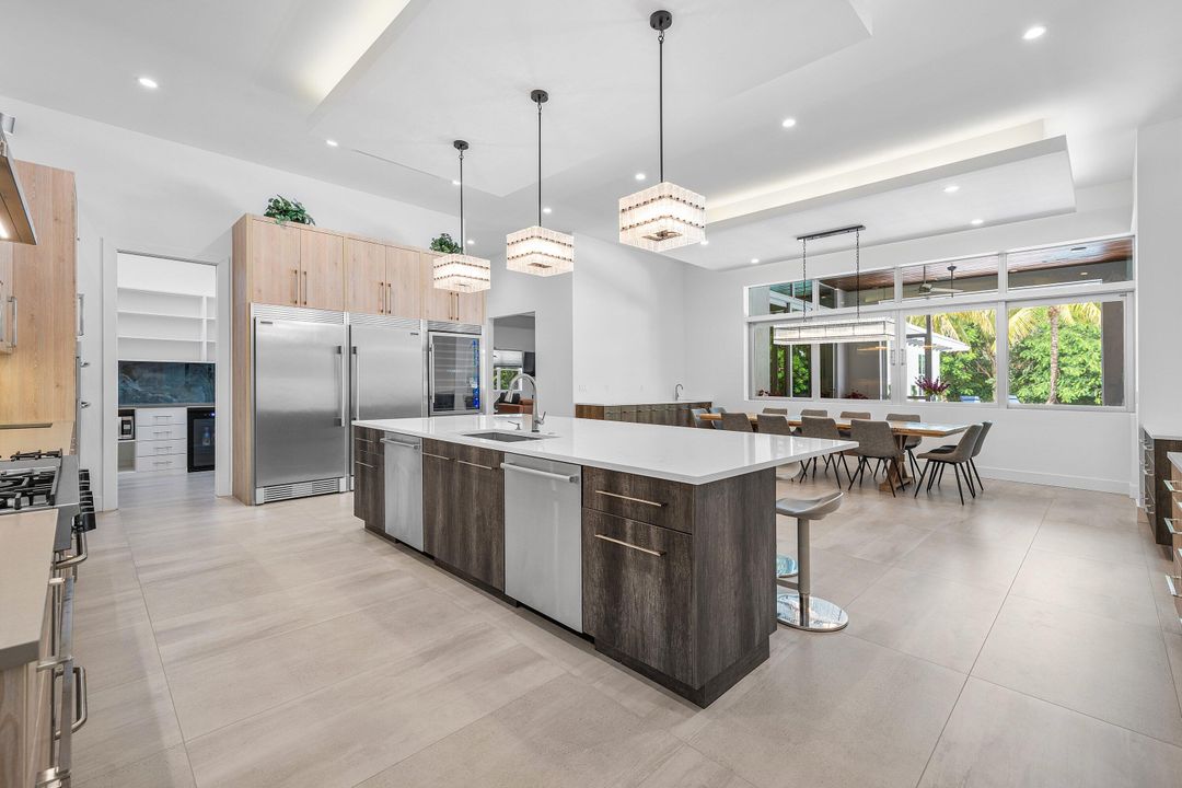 待售: $7,600,000 (7 贝兹, 6 浴室, 8130 平方英尺)