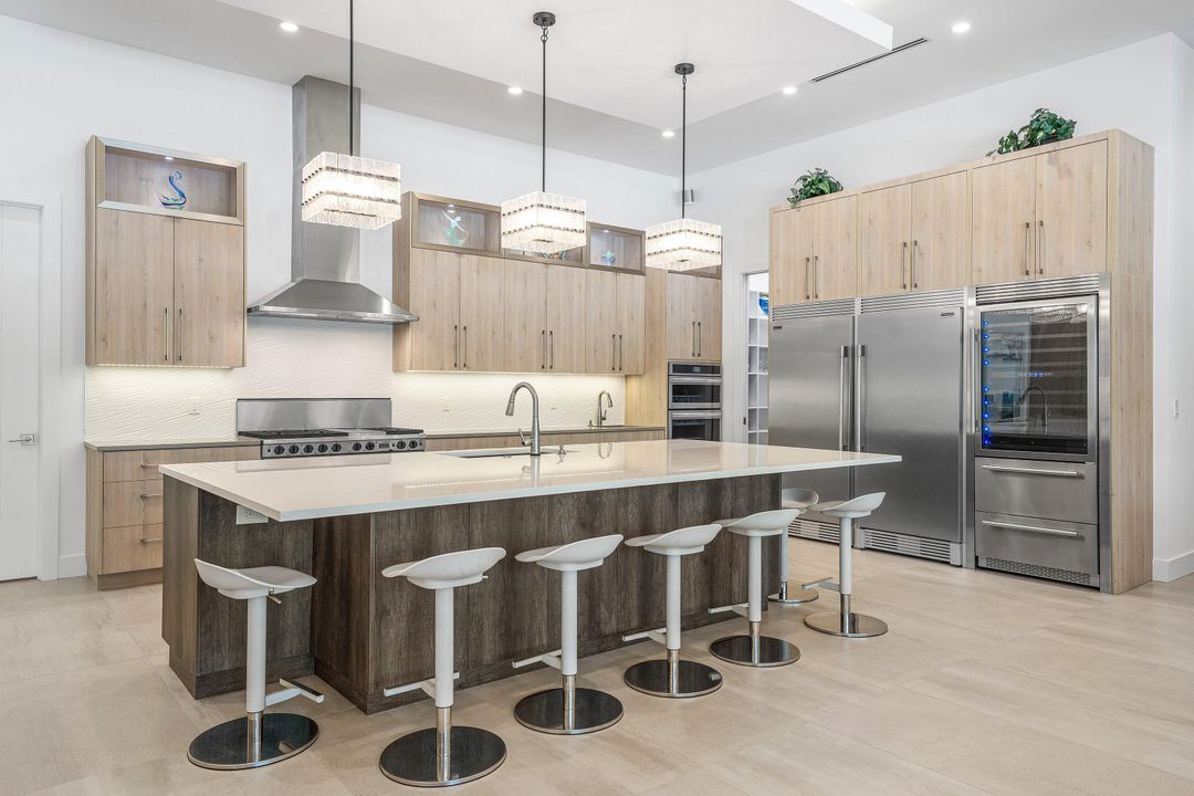 待售: $7,600,000 (7 贝兹, 6 浴室, 8130 平方英尺)