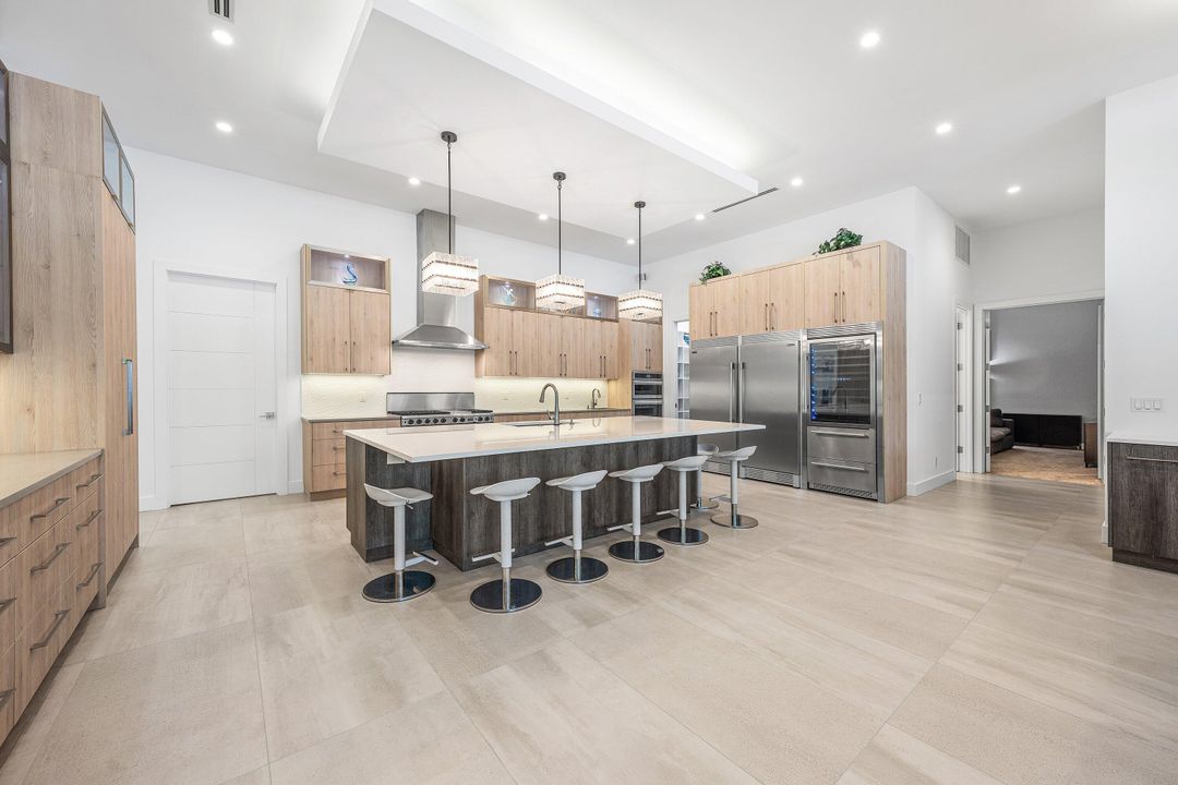 待售: $7,600,000 (7 贝兹, 6 浴室, 8130 平方英尺)