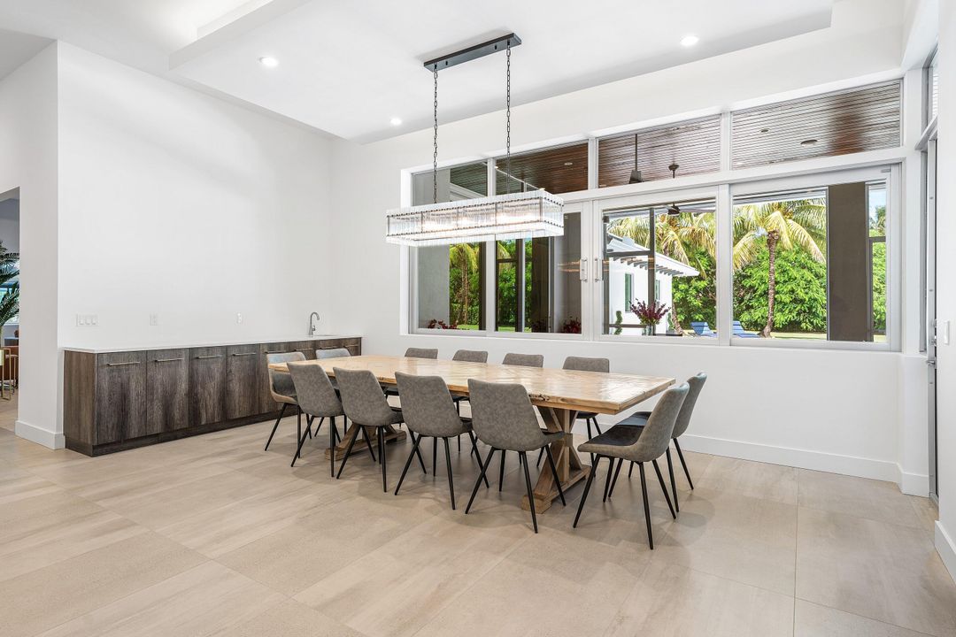 待售: $7,600,000 (7 贝兹, 6 浴室, 8130 平方英尺)