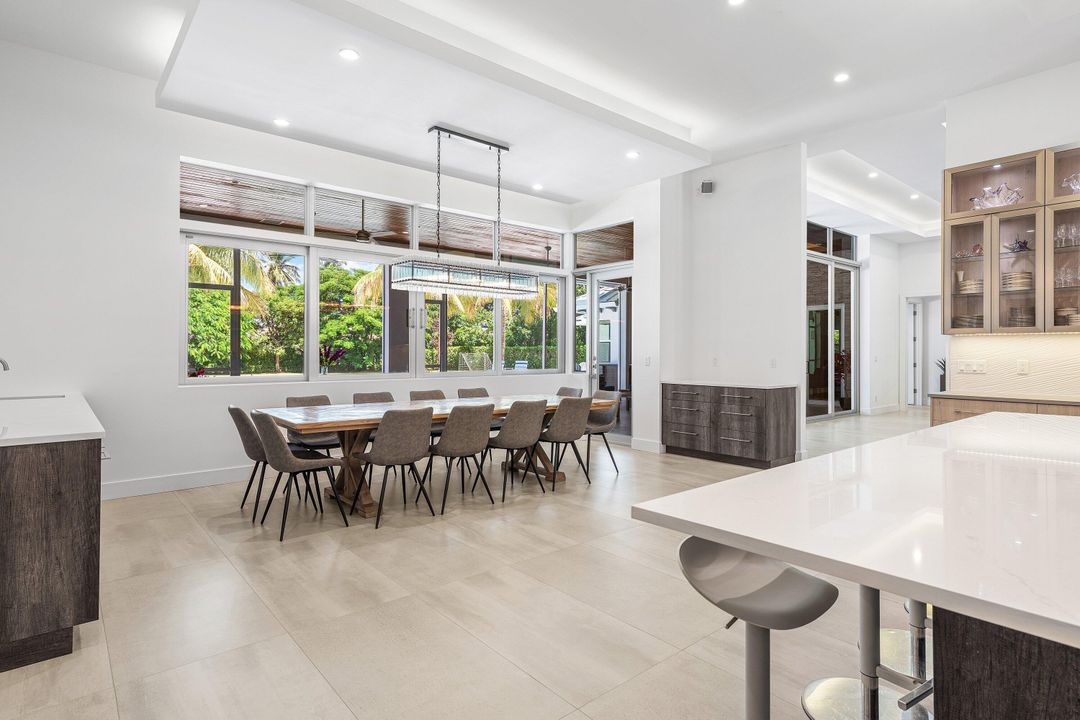 待售: $7,600,000 (7 贝兹, 6 浴室, 8130 平方英尺)