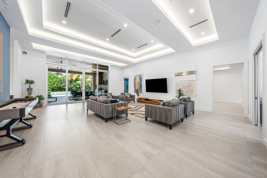 待售: $7,600,000 (7 贝兹, 6 浴室, 8130 平方英尺)