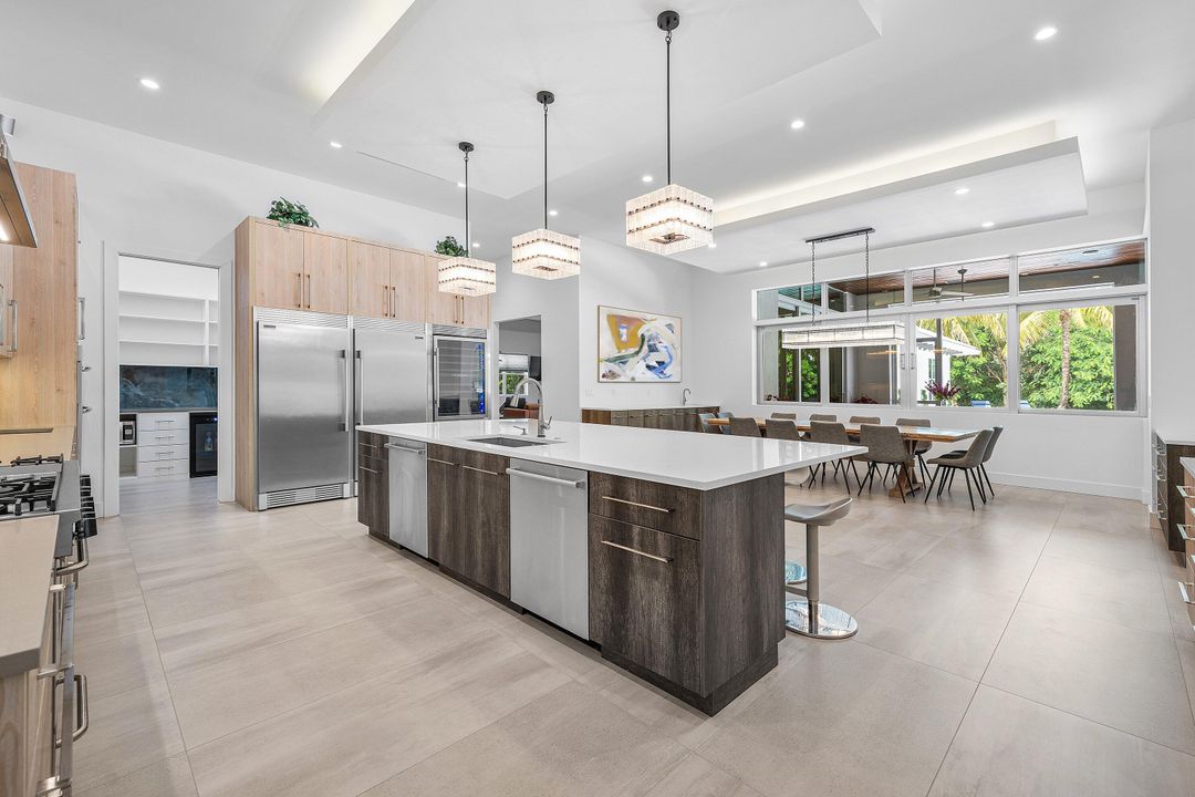 待售: $7,600,000 (7 贝兹, 6 浴室, 8130 平方英尺)