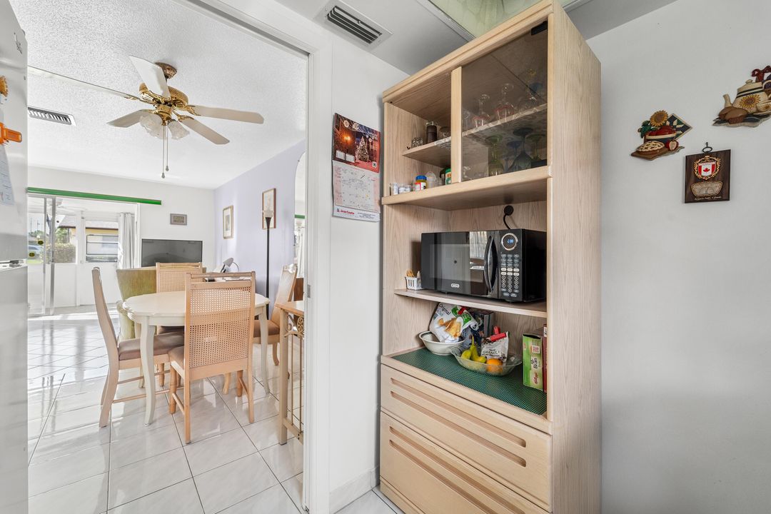 Active With Contract: $79,900 (1 beds, 1 baths, 611 Square Feet)
