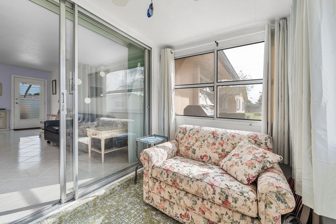 Active With Contract: $79,900 (1 beds, 1 baths, 611 Square Feet)