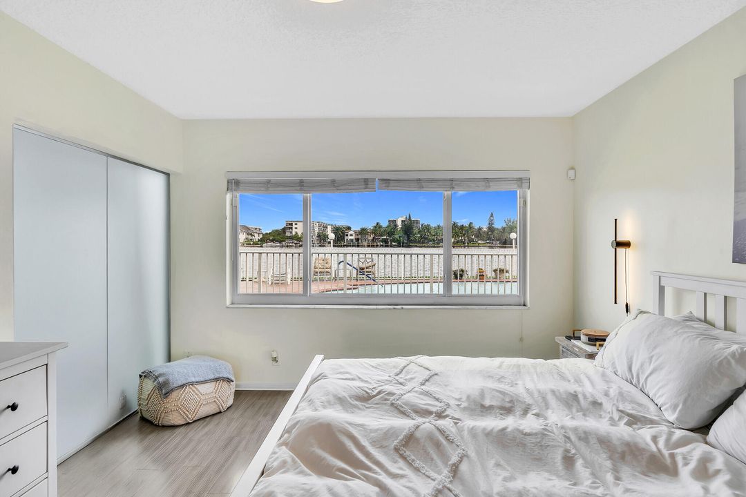 Active With Contract: $499,000 (2 beds, 2 baths, 1118 Square Feet)