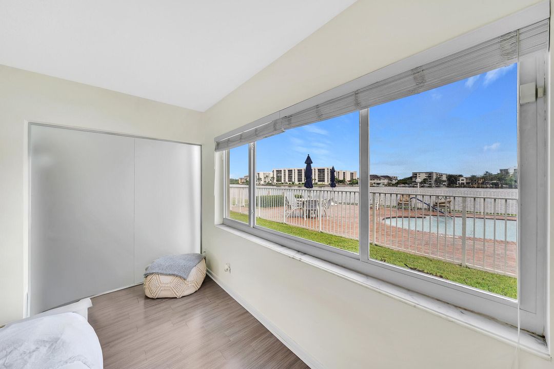 Active With Contract: $499,000 (2 beds, 2 baths, 1118 Square Feet)