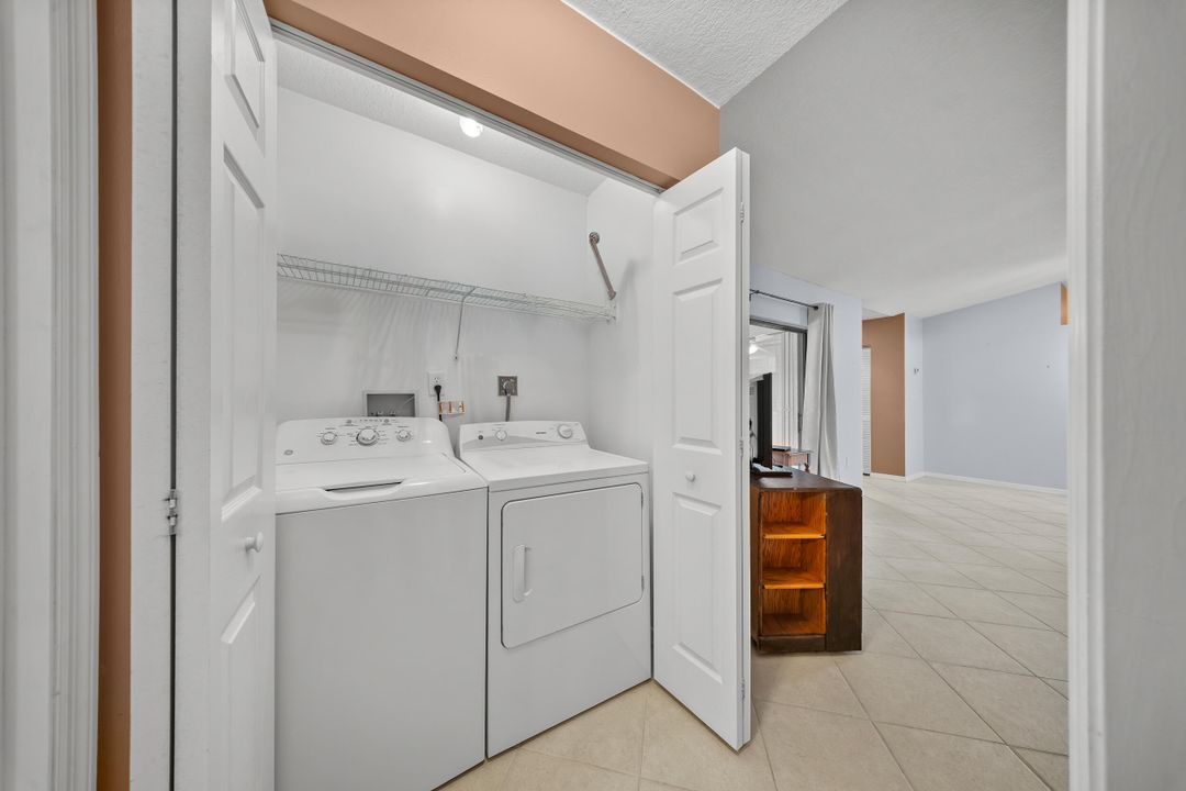 Под контрактом: $199,000 (2 спален, 2 ванн, 1280 Квадратных фут)