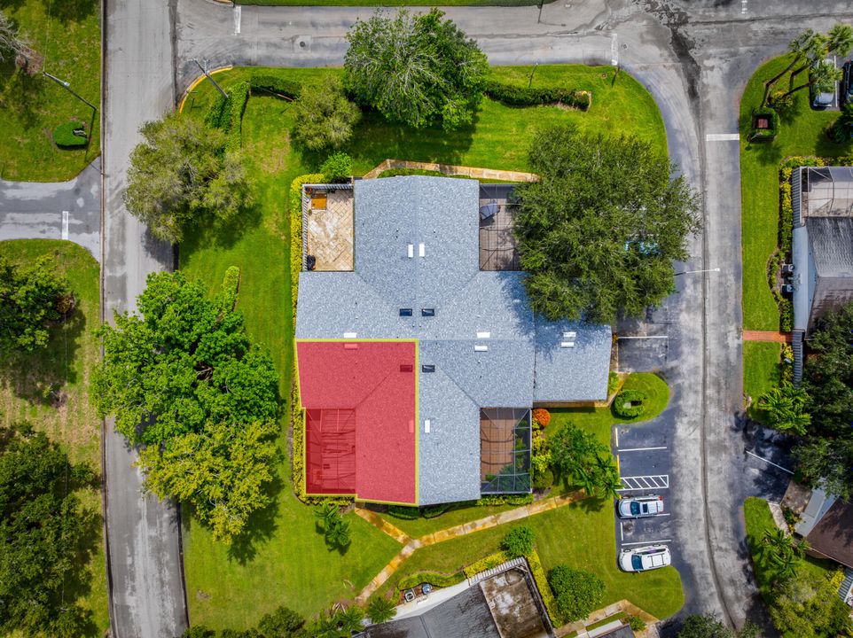 Под контрактом: $199,000 (2 спален, 2 ванн, 1280 Квадратных фут)