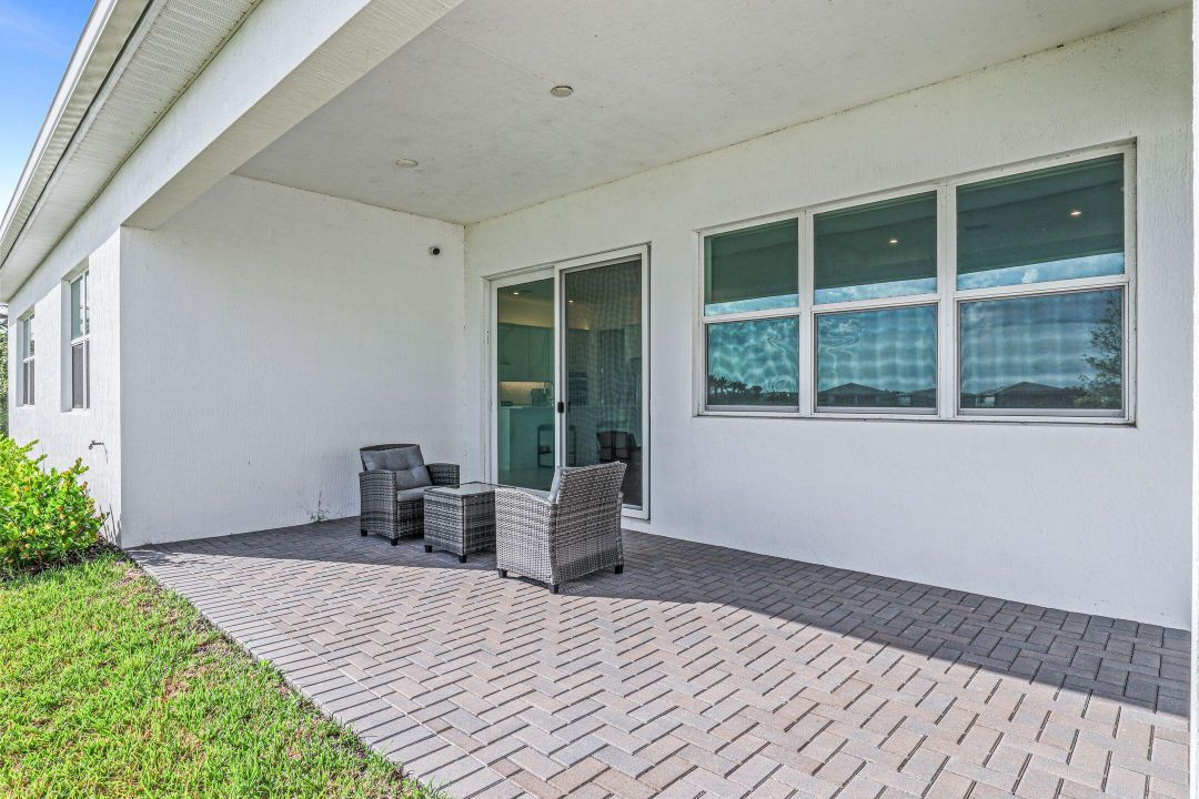 For Rent: $4,200 (4 beds, 3 baths, 2844 Square Feet)