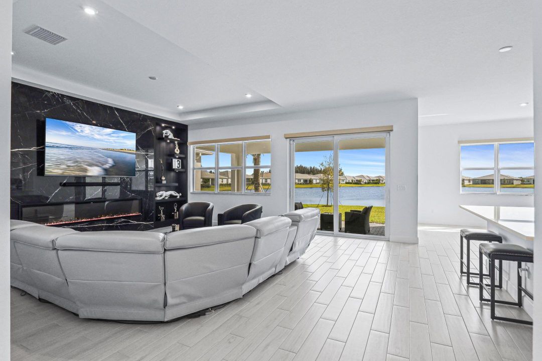 For Rent: $4,200 (4 beds, 3 baths, 2844 Square Feet)