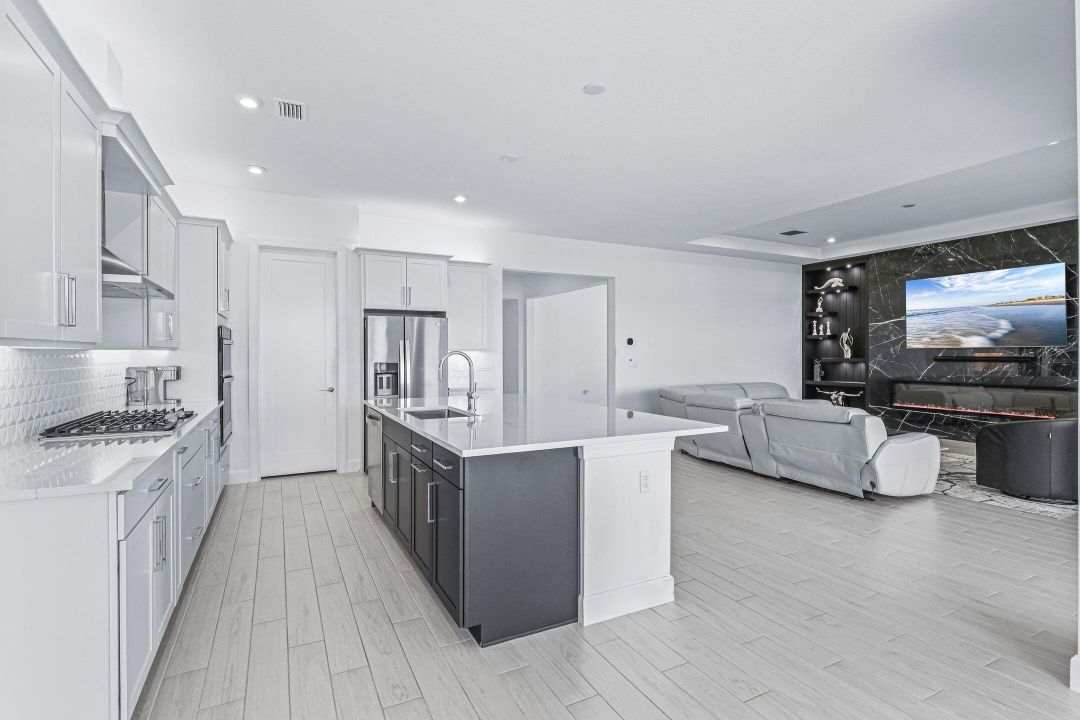 For Rent: $4,200 (4 beds, 3 baths, 2844 Square Feet)