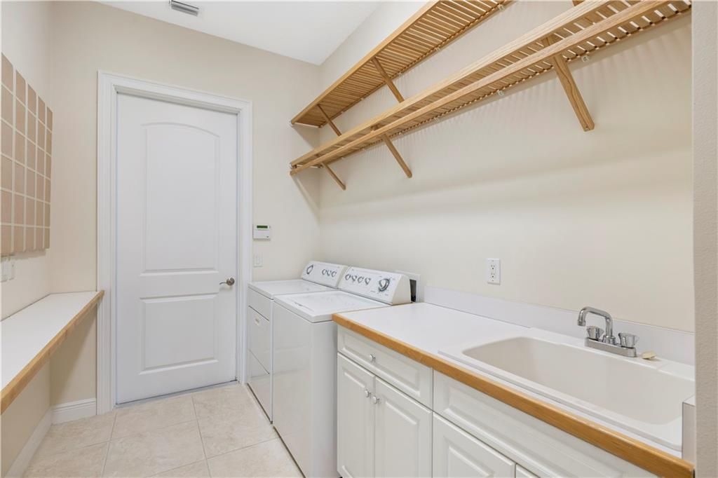 For Sale: $770,000 (4 beds, 3 baths, 2630 Square Feet)