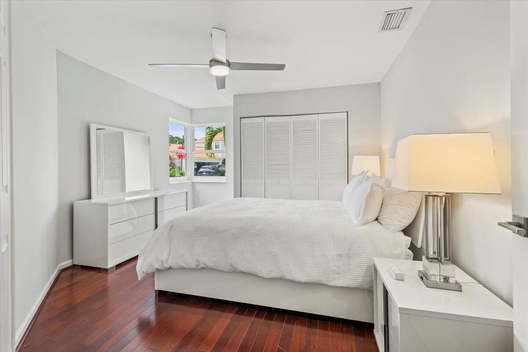 Activo con contrato: $675,000 (3 camas, 2 baños, 1718 Pies cuadrados)