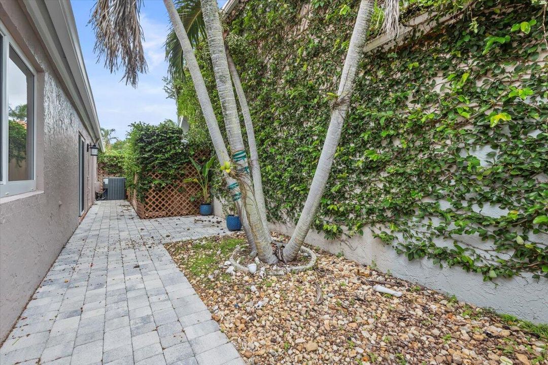 Activo con contrato: $675,000 (3 camas, 2 baños, 1718 Pies cuadrados)