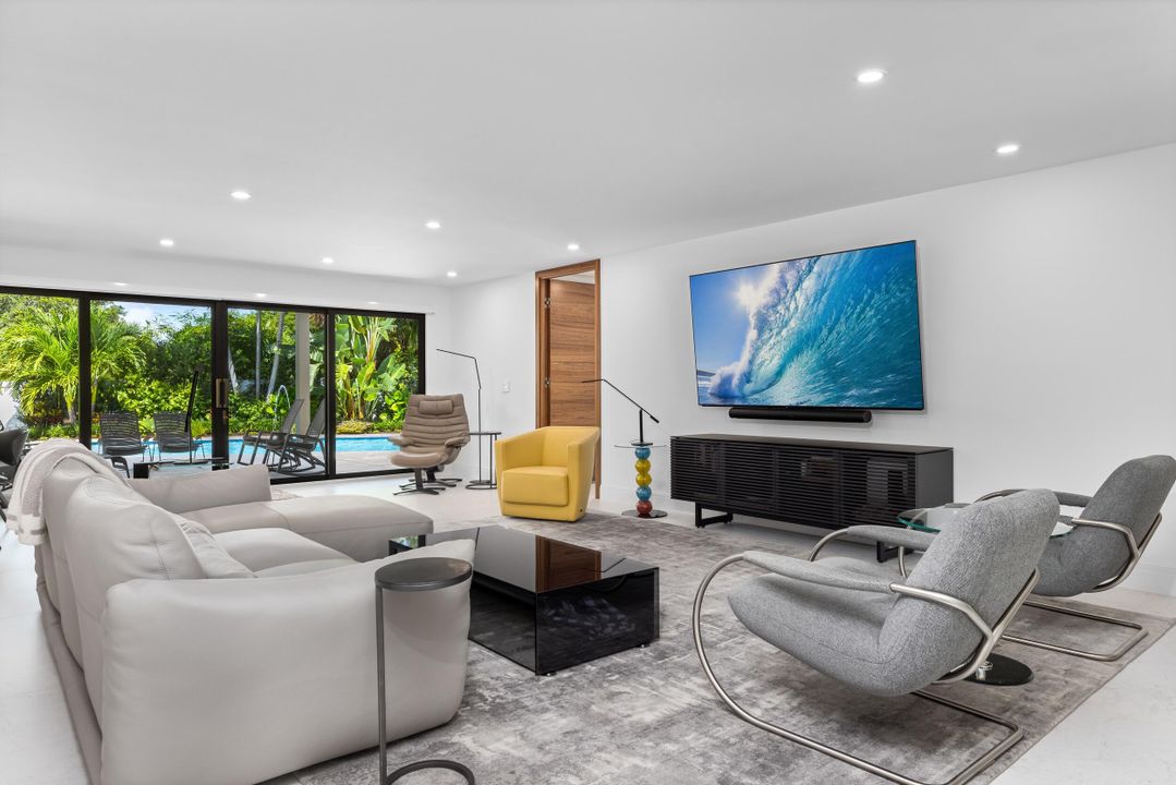 На продажу: $2,550,000 (4 спален, 2 ванн, 2379 Квадратных фут)