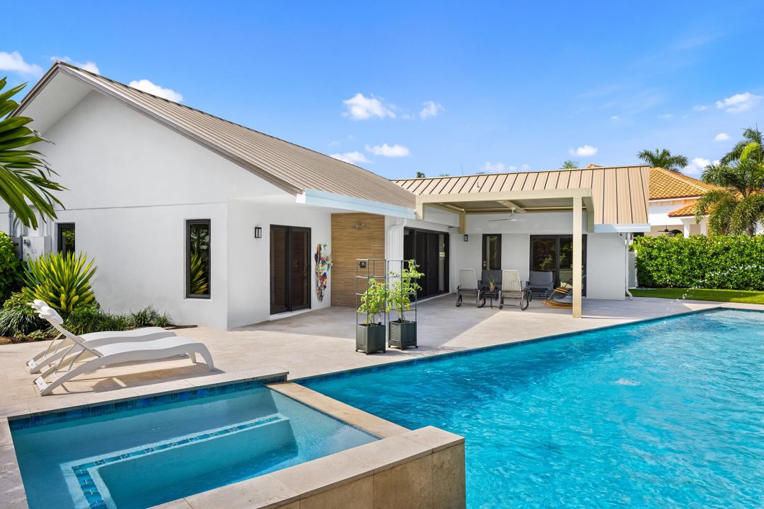 На продажу: $2,550,000 (4 спален, 2 ванн, 2379 Квадратных фут)