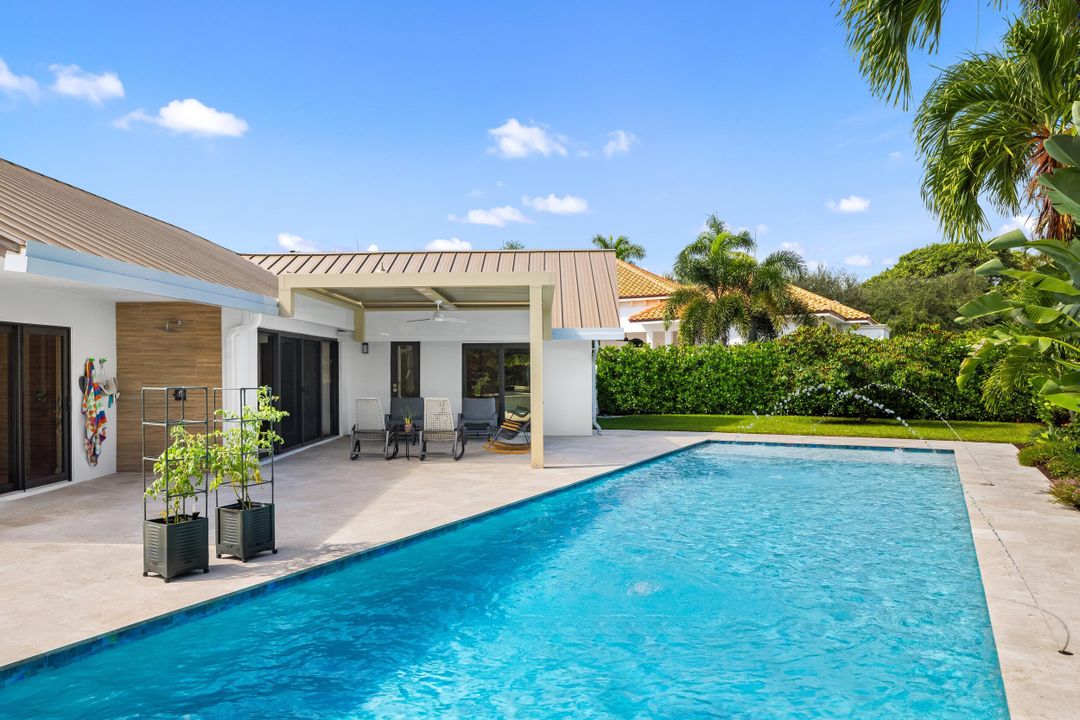 На продажу: $2,550,000 (4 спален, 2 ванн, 2379 Квадратных фут)