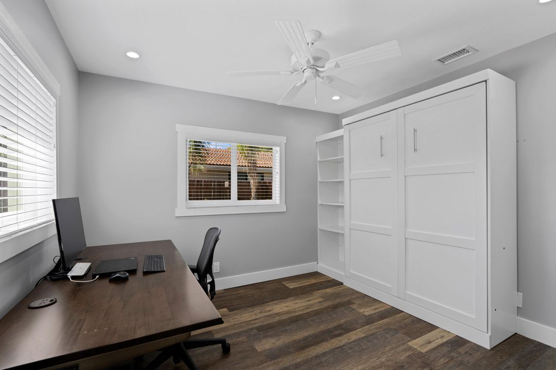 Под контрактом: $6,000 (4 спален, 3 ванн, 1760 Квадратных фут)