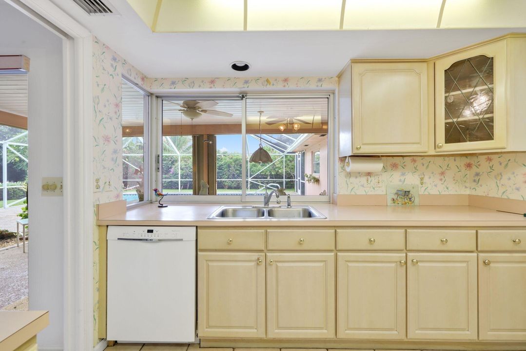 Activo con contrato: $949,000 (3 camas, 3 baños, 1848 Pies cuadrados)