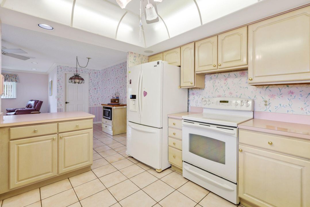 Activo con contrato: $949,000 (3 camas, 3 baños, 1848 Pies cuadrados)