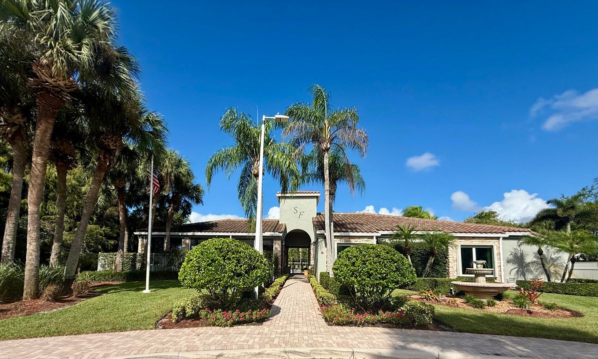 出租: $6,000 (5 贝兹, 3 浴室, 3303 平方英尺)