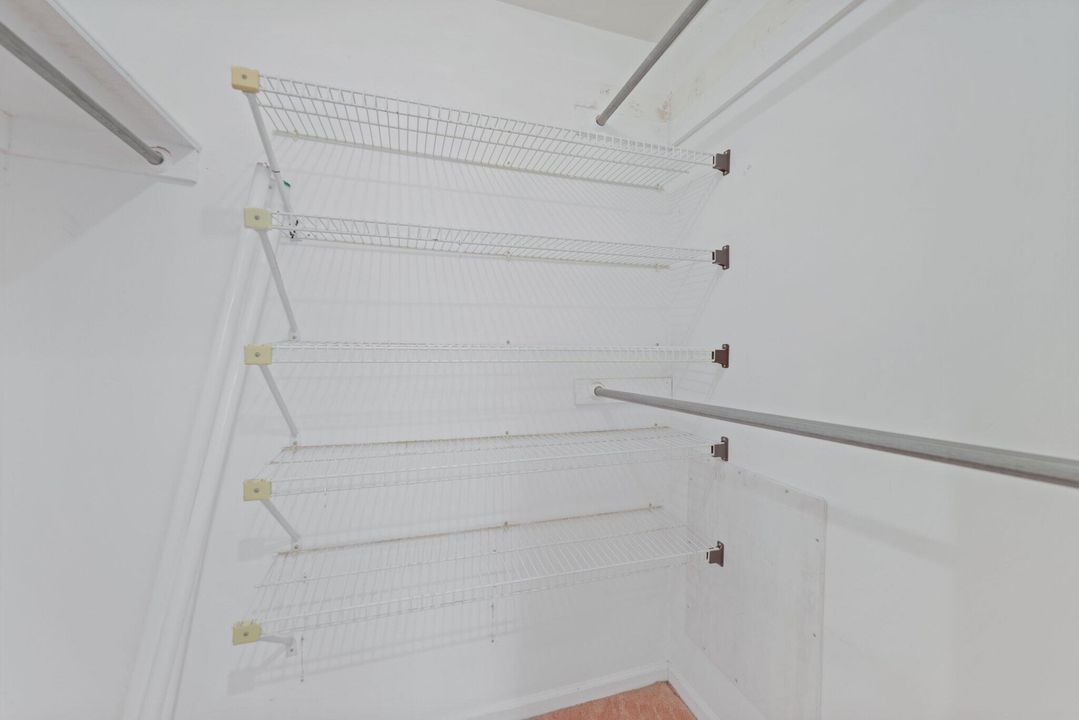 Activo con contrato: $949,000 (3 camas, 3 baños, 1848 Pies cuadrados)