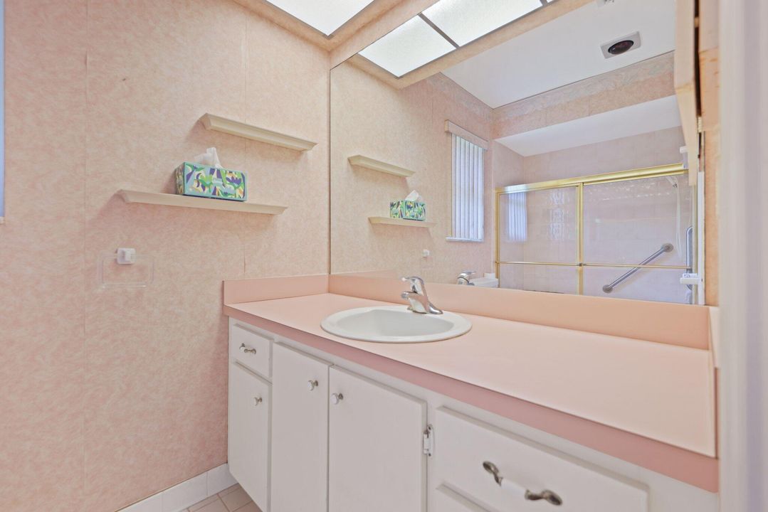 Activo con contrato: $949,000 (3 camas, 3 baños, 1848 Pies cuadrados)