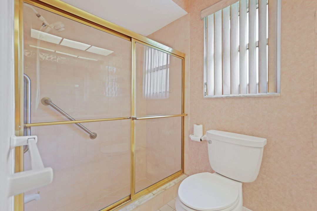 Activo con contrato: $949,000 (3 camas, 3 baños, 1848 Pies cuadrados)