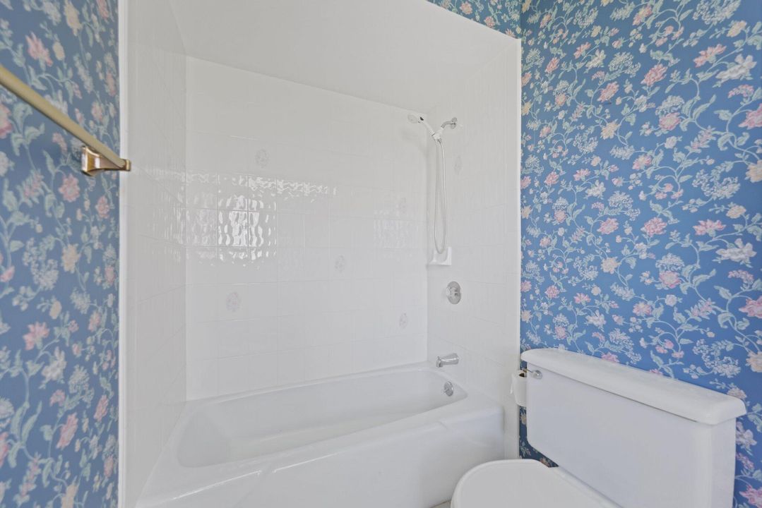 Activo con contrato: $949,000 (3 camas, 3 baños, 1848 Pies cuadrados)