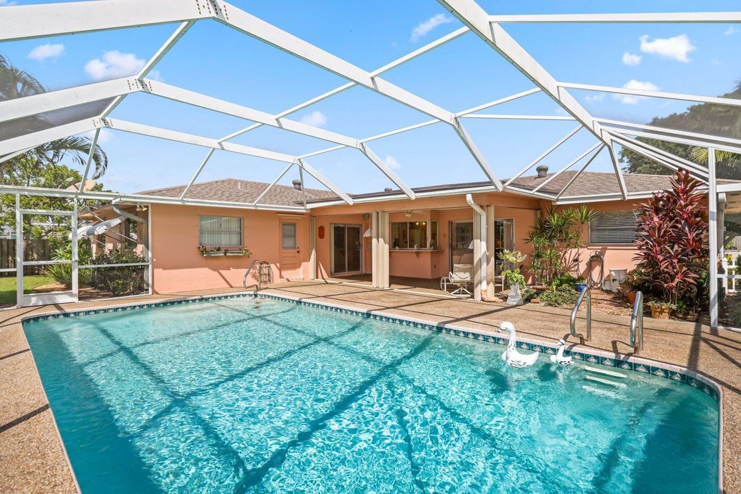 Activo con contrato: $949,000 (3 camas, 3 baños, 1848 Pies cuadrados)